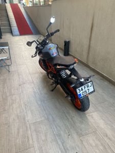 2. El Ktm 125 Duke 2022