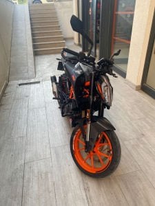 2. El Ktm 125 Duke 2022