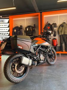 2. El Ktm 390 Adventure 2021