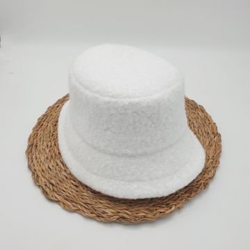 Beyaz Renk Kıvırcık Kumaş Bayan Yuvarlak Şapka