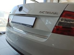 SKODA OCTAVIA 2015-2019 BAGAJ ÇITASI KROM