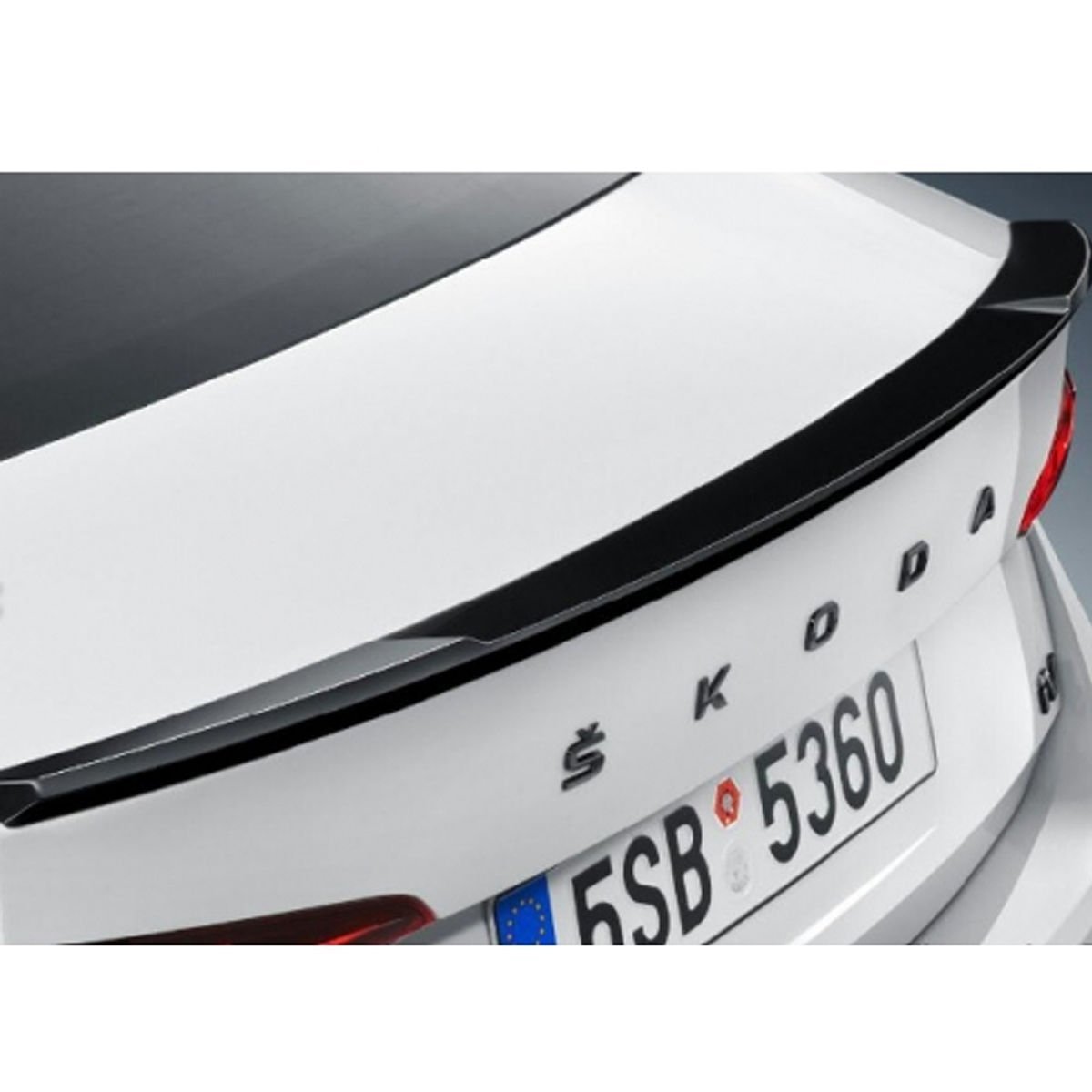 Skoda octavia bagaj üstü spoiler pianoblack boyalı vrs 2020+