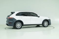 Porshce cayenne 2019 görünüm arka bagaj ve stop 2011 / 2014