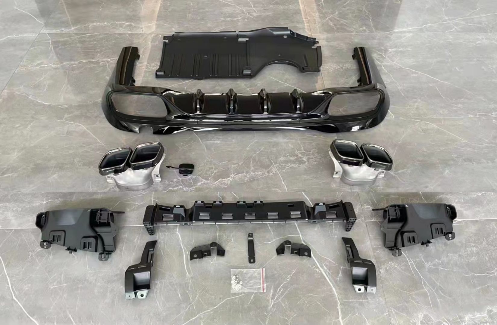 Mercedes w206 c63 arka tampon difüzör ve egzoz seti 2020+