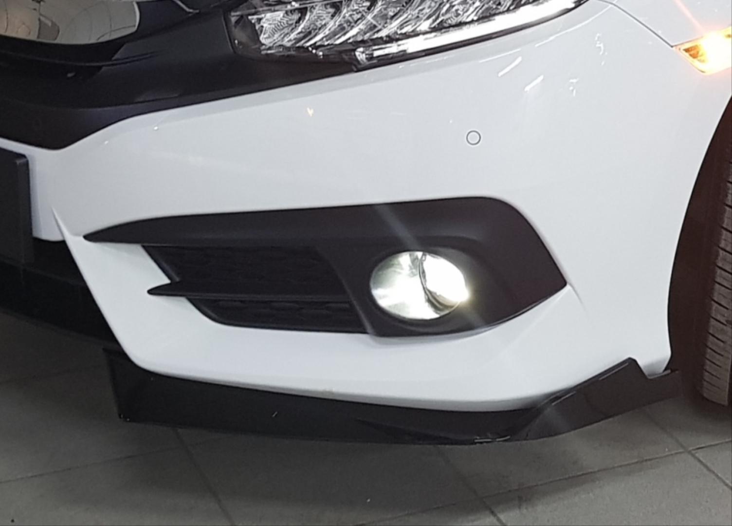 Honda civic fc5 uyumlu çıkıntılı ön flap parlak siyah dizayn B 2016-20