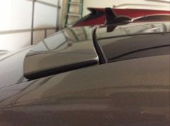 Mercedes w212 cam üstü spoiler piano black 2009+