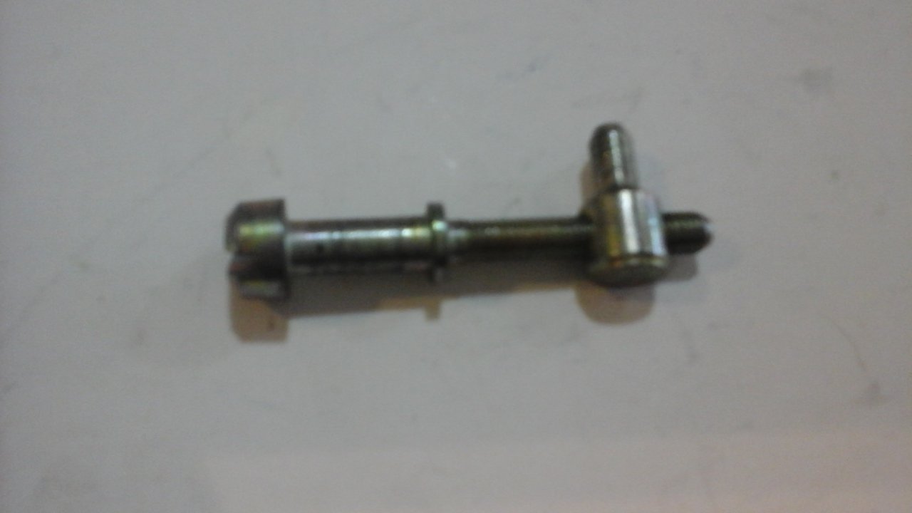 Zincir gergi vidası 038 MS 380