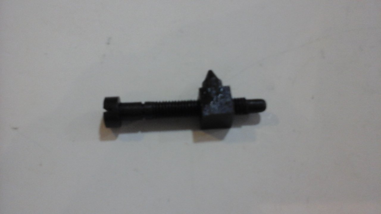 Zincir gergi vidası 480 2101
