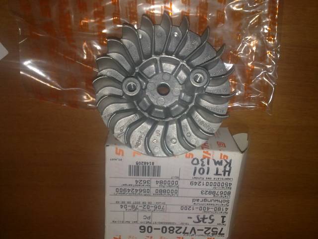 KM 130 HT 101 VOLANT