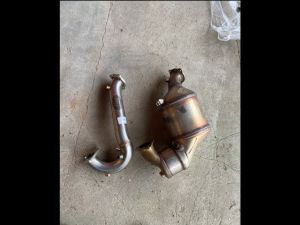 AUDİ A4- A5  EGZOZ BORUSU DOWNPİPE  B8 Motor 2.7 - 3.0 (2007 - 13 )