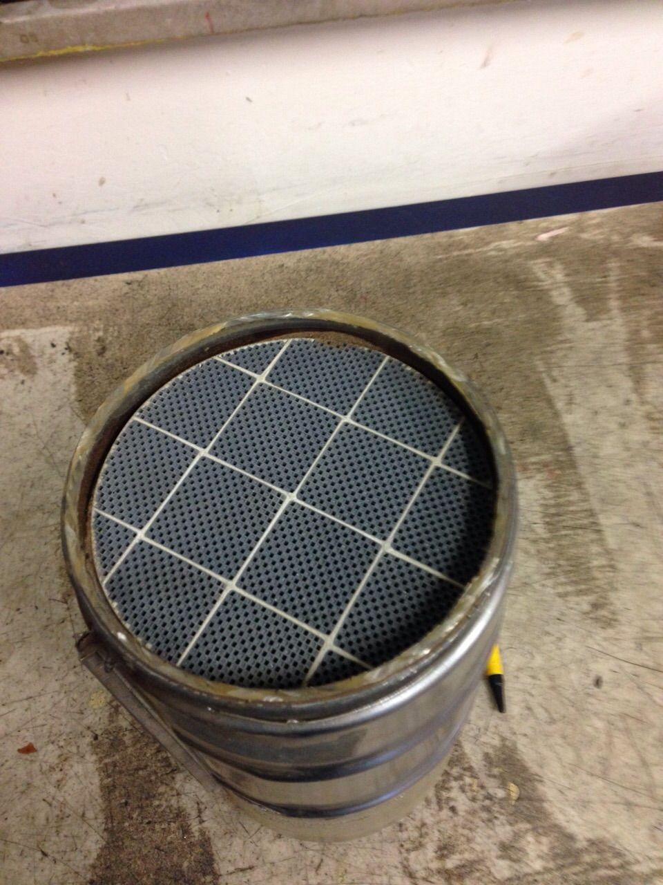 INSIDE MERCEDES SPRINTER PARTICLE FILTER 2006>....
