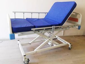TAGESAN 3 Motorlu Asansör Özellikli Hasta Karyolası Tabanca korkuluklu