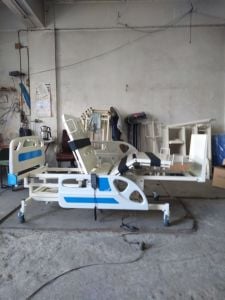 TAGESAN 4 Motorlu Hasta Karyolası Dik Pozisyon Veren Karyola Asansörlü Hasta Karyolası