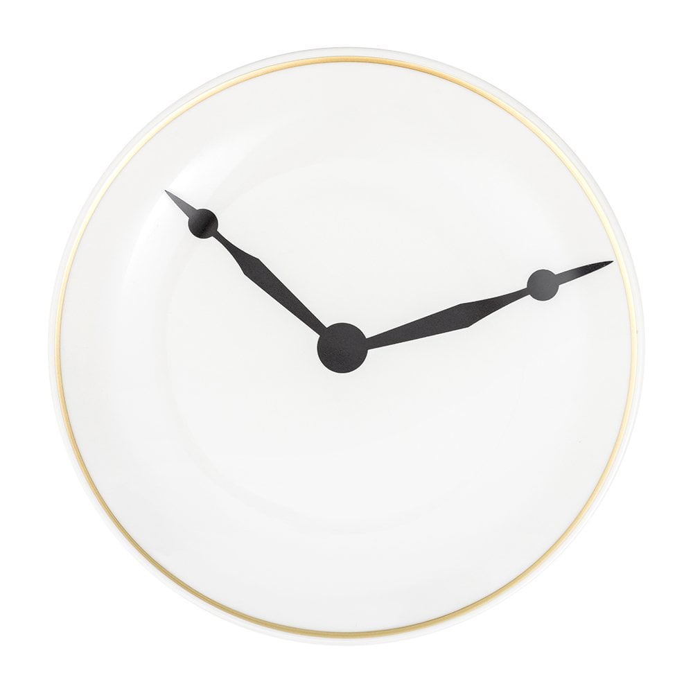 Saat 10:10 Tabak