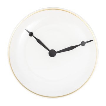 Saat 10:10 Tabak
