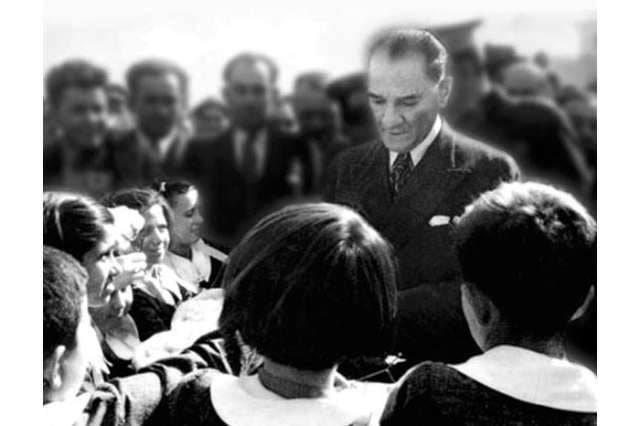 Atatürk ve Çocuk