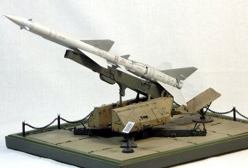 1/35 Sam-2 Missile with Launcher Cabin