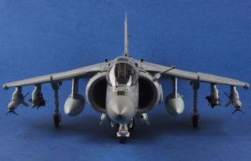 1/18 AV-8B Harrier ll (Hazır Model)