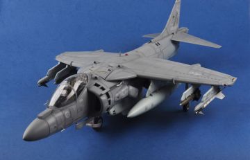 1/18 AV-8B Harrier ll (Hazır Model)
