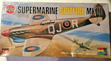 4100 1/48  SUPERMARINE SPITFIRE   Mk VB