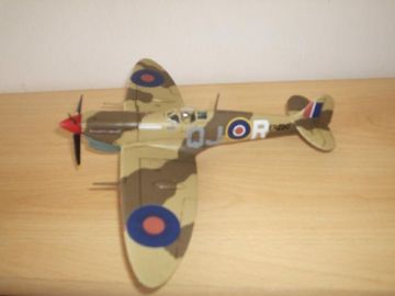 4100 1/48  SUPERMARINE SPITFIRE   Mk VB