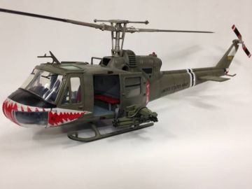 1/18 UH-1 Huey C-174 th Ass.Heli.Company Shark H.M