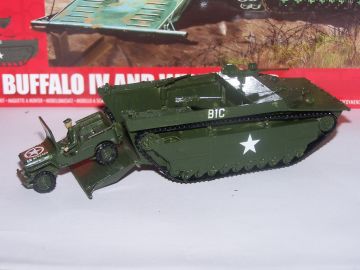 1/72 BUFFALO AMPHIBIAN AND JEEP 02302