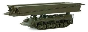 3192  BIBER & DINGO 1  1/72 REVELL