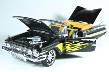 1960 Chevy Impala    Motormax 1:18