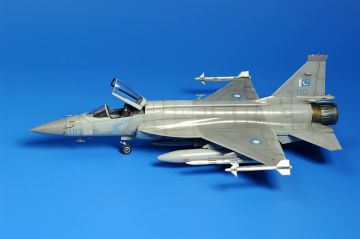 1/72 CHINESE FC-1 PROTOTYPE 01-03 01658