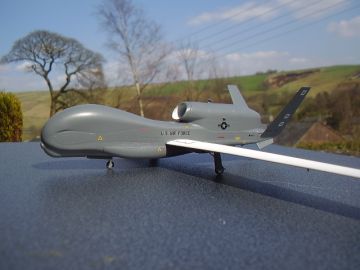 1:72 DRONE RQ-4 GLOBAL HAWK NO.1298