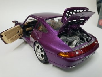 1/18  PORSCHE 911 CARRERA 1993 COUPE PURPLE MET