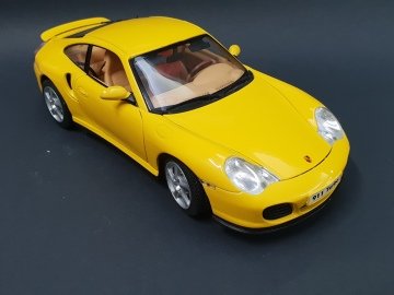 1/18 PORSCHE 911 TURBO 2000