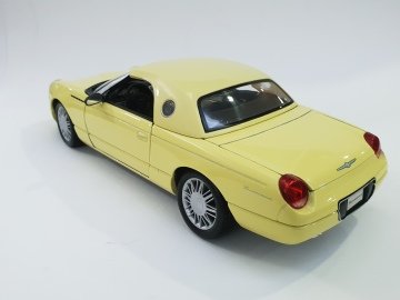 Ford - Thunderbird Showcar 2002 Yellow1:18 -