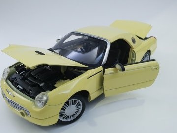 Ford - Thunderbird Showcar 2002 Yellow1:18 -