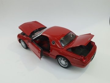 Ford Thunderbird 2002  RED 1:18