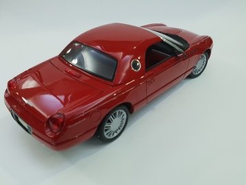 Ford Thunderbird 2002  RED 1:18