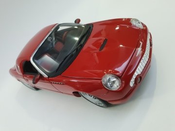 Ford Thunderbird 2002  RED 1:18