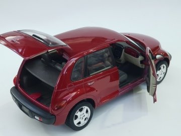 CHRYSLER PT Cruiser Red 1/18