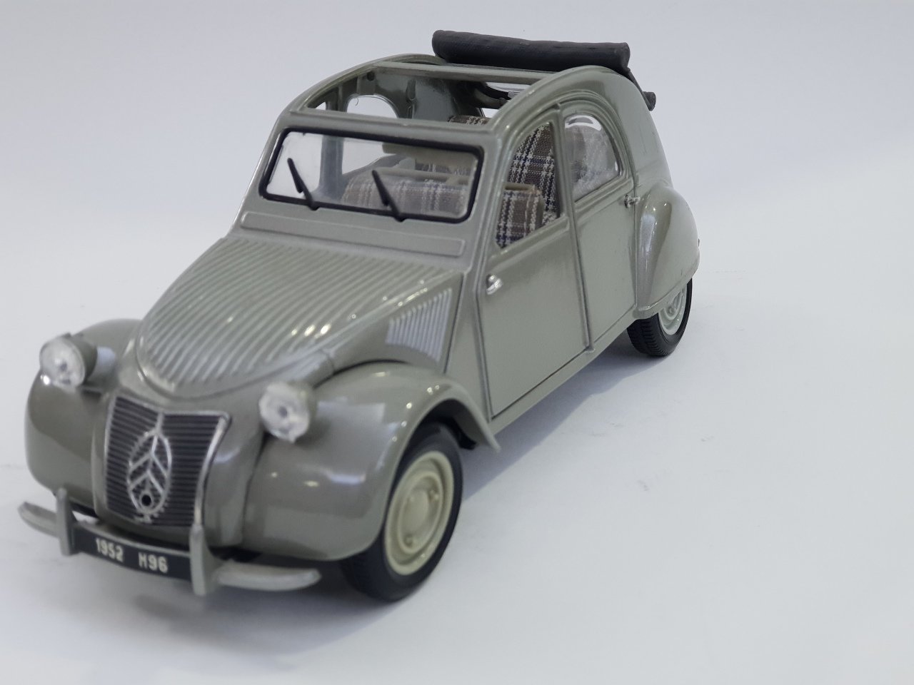Citroen 2cv 1952 - 1/18