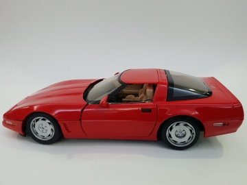 MAISTO SE 1996 CHEVY CORVETTE C4 1/18