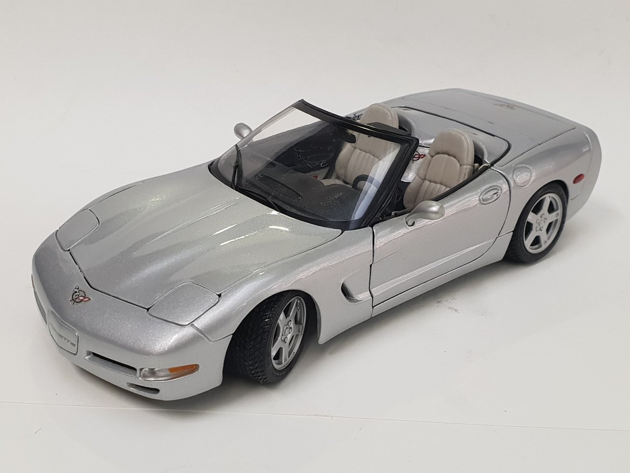 CHEVROLET CORVETTE CONVERTIBLE (1998)
