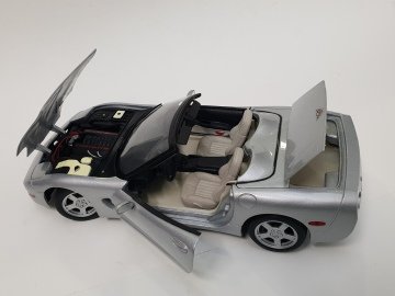 CHEVROLET CORVETTE CONVERTIBLE (1998)