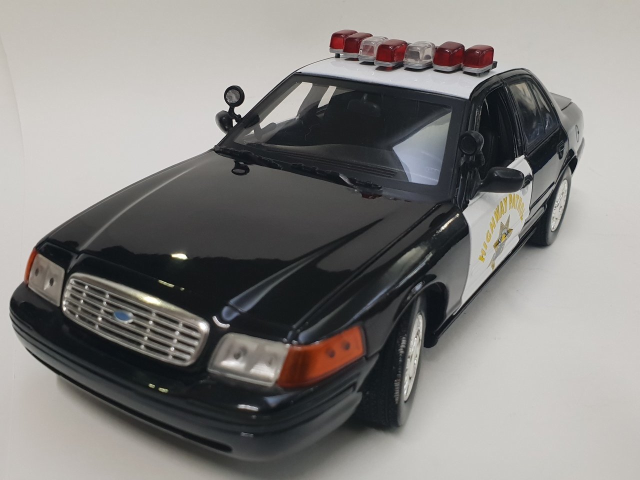 1/18 MOTOR MAX  CROWN VICTORIA POLİCE