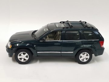 2005 Jeep Grand Cherokee SUV.1/18