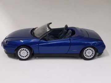 Alfa Romeo Spider 1995 Blue1/18