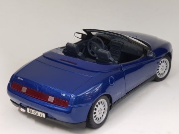 Alfa Romeo Spider 1995 Blue1/18