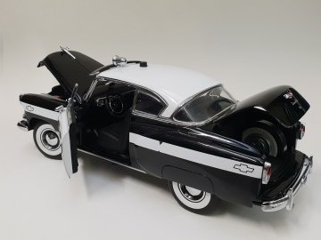 1954 Chevrolet Bel Air Police Car Black&White 1:18