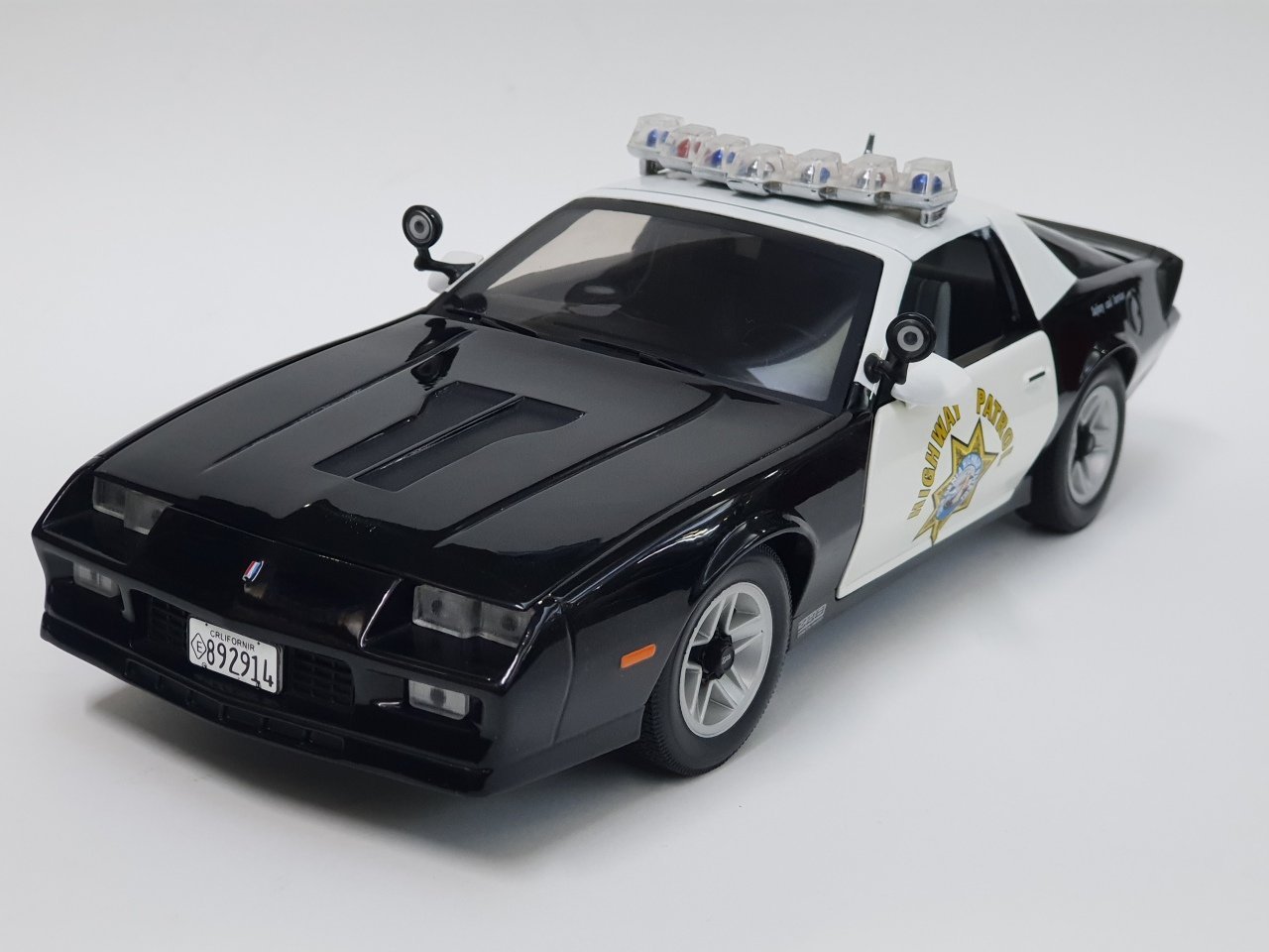 ◎1/18☆サンスター 1982CHEVROLET CAMAROCALIFORNIA HIGHWAY
