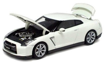 NISSAN GT-R R35 1:18